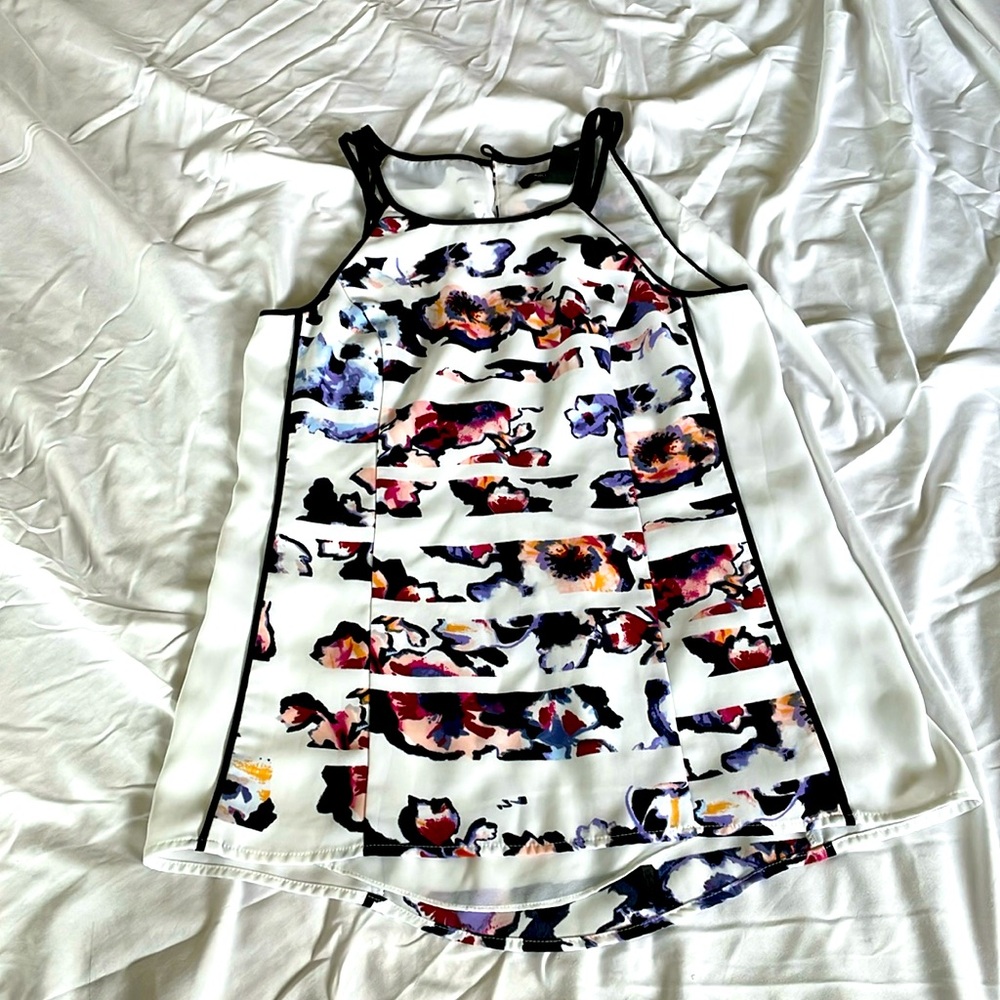 ✨NEW LISTING✨ Top tank blouse | White House black market